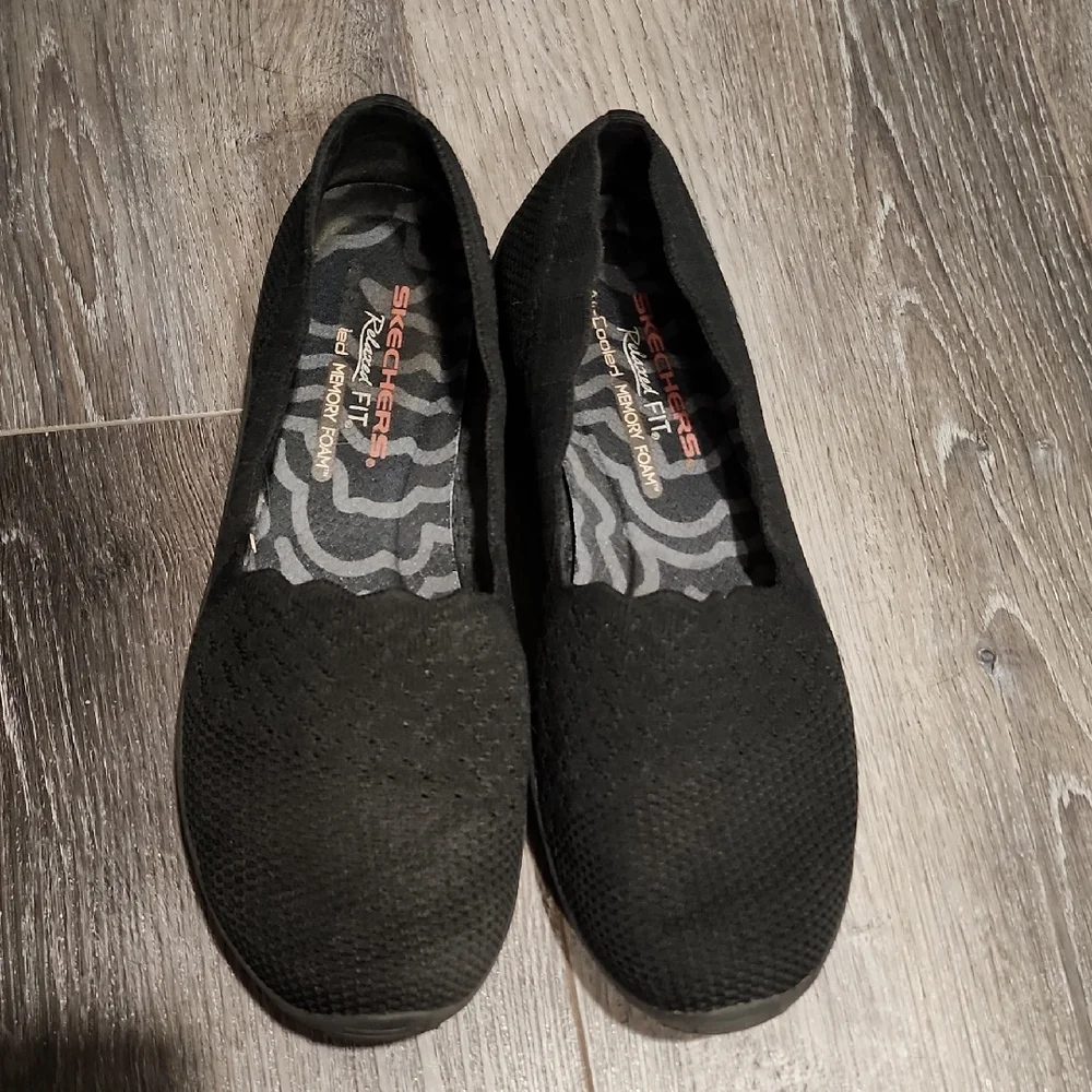 Skechers Relaxed Fit Black Flats Comfortable Slip-On Loafers - Picture 1 of 8